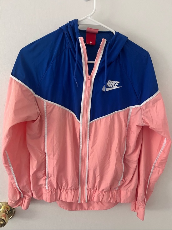 Nike Jackets & Blazers - Nike Sportswear Women’s Windrunner Jacket Hoodie Bleached Coral Small 883495-697